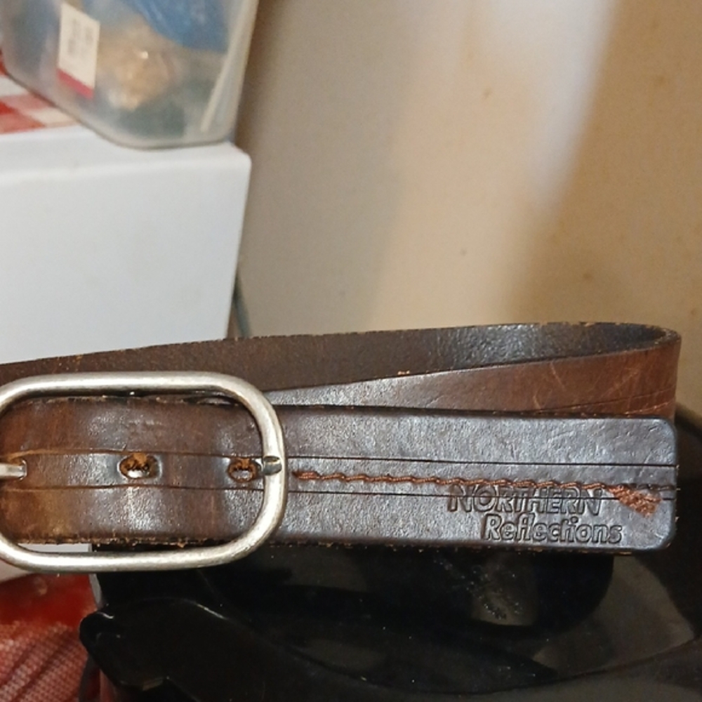 BROWN LEATHER BELT-"NORTHERN REFLECTIONS"- SIZE 34-38 UNISEX